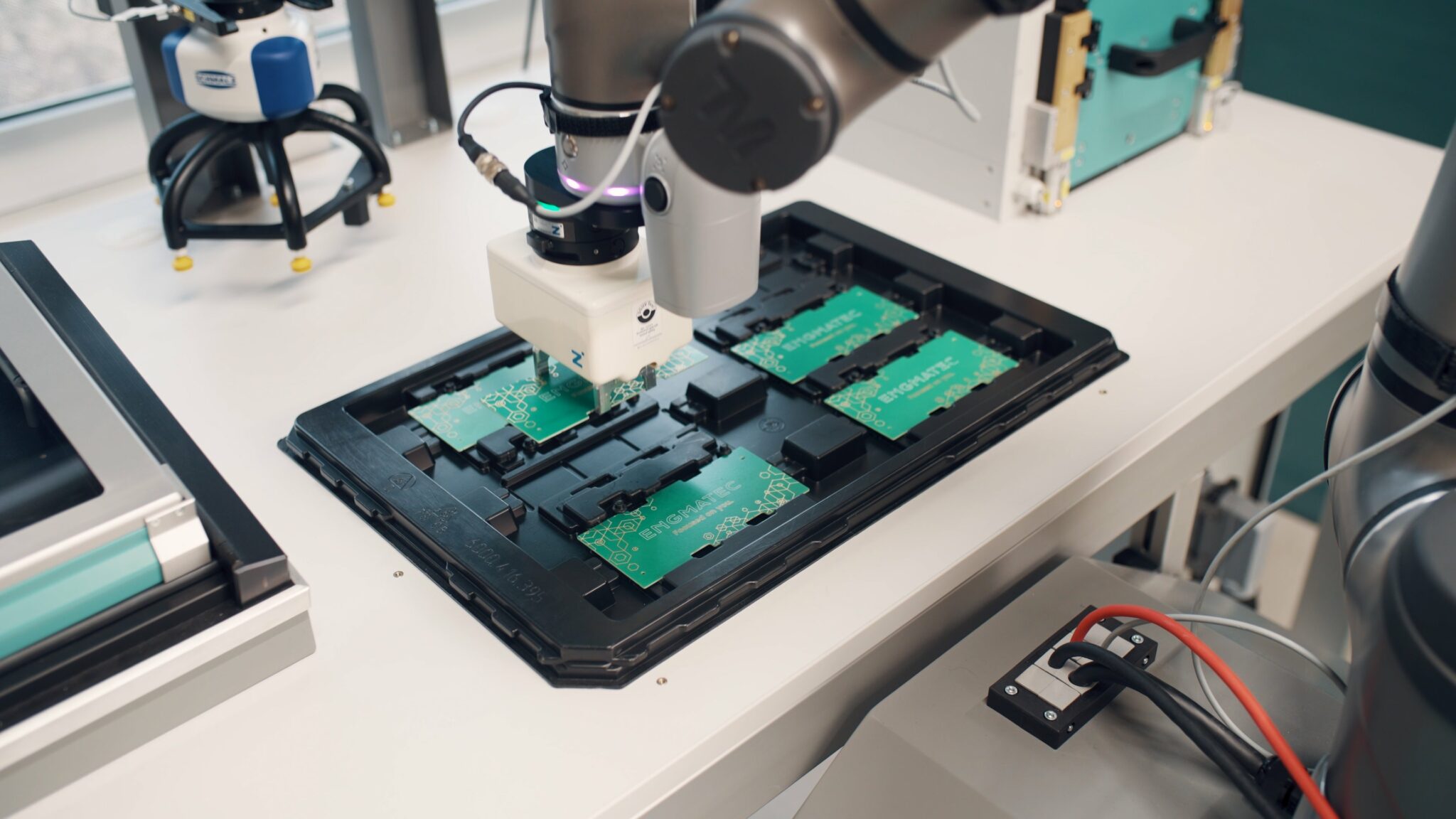 fleximate Robotic Workstation mit INOSOFT VisiWin 7 WEB UI - Engmatec